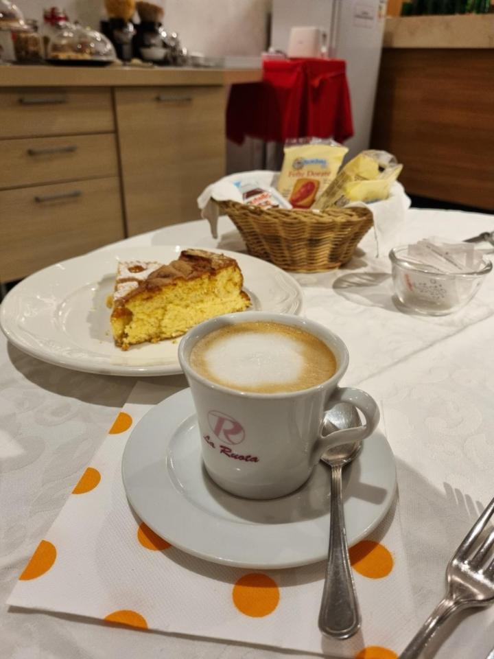 莫尔贝尼奥 La Ruota酒店 外观 照片